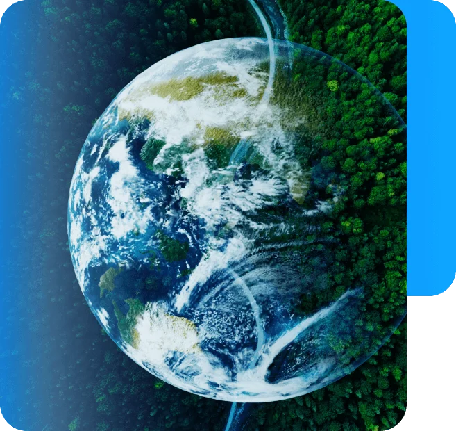 Planeta Tierra integrado con bosque verde representando compromiso ambiental y sostenibilidad.